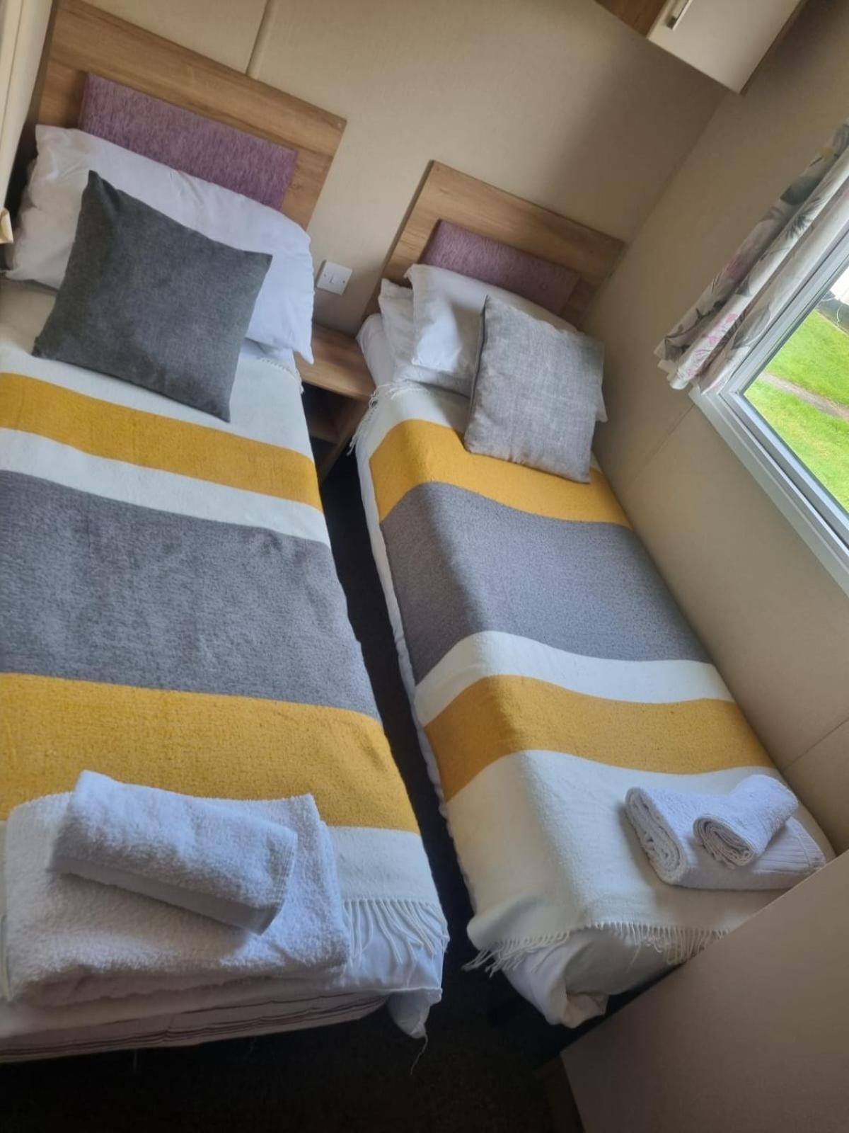 Newquay Bay Porth Caravan - 6 Berth Екстер'єр фото
